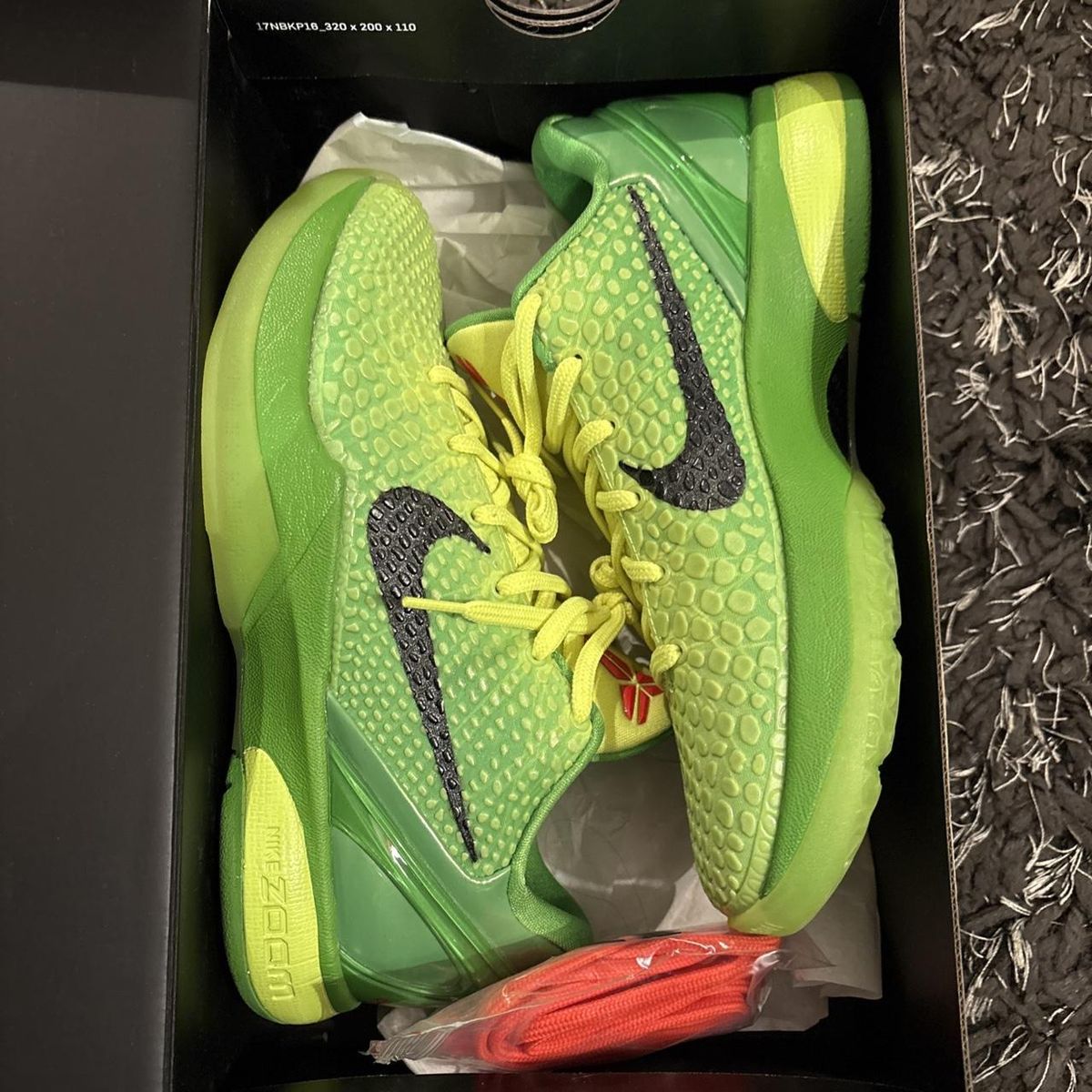 Kobe 6 'Grinch'